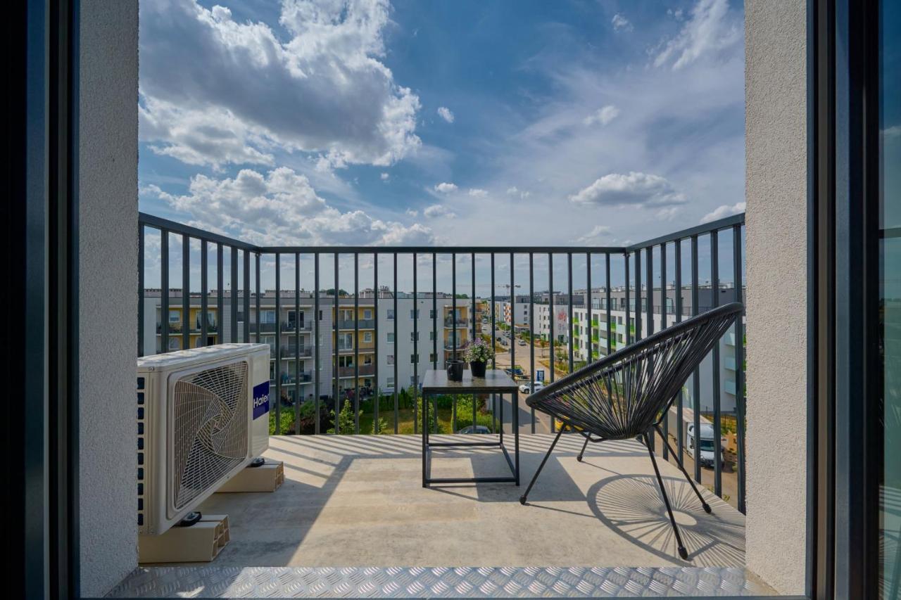 Exclusive Apartment With Balcony & Parking Wroclaw By Renters Prestige Exterior photo
