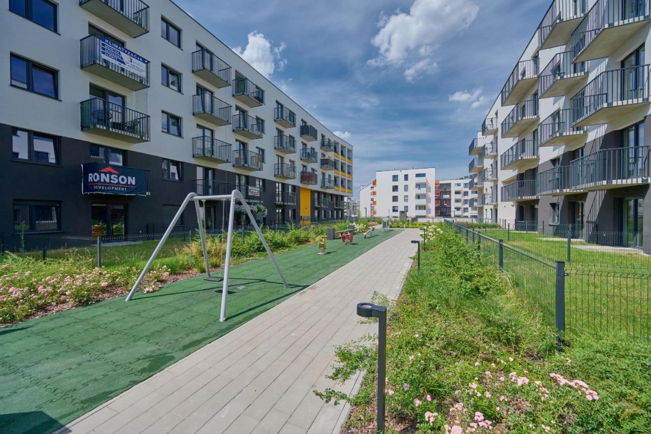 Exclusive Apartment With Balcony & Parking Wroclaw By Renters Prestige Exterior photo